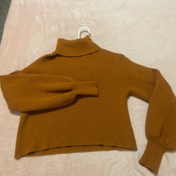 Orange Turtle Neck - Picture 2 of 3